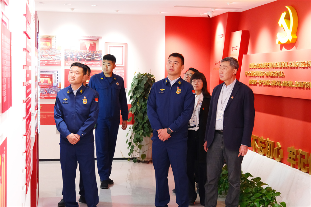 党建引领 | 性爱直播
与青岛市崂山区株洲路消防救援站开展党建共建活动(图3) 图片